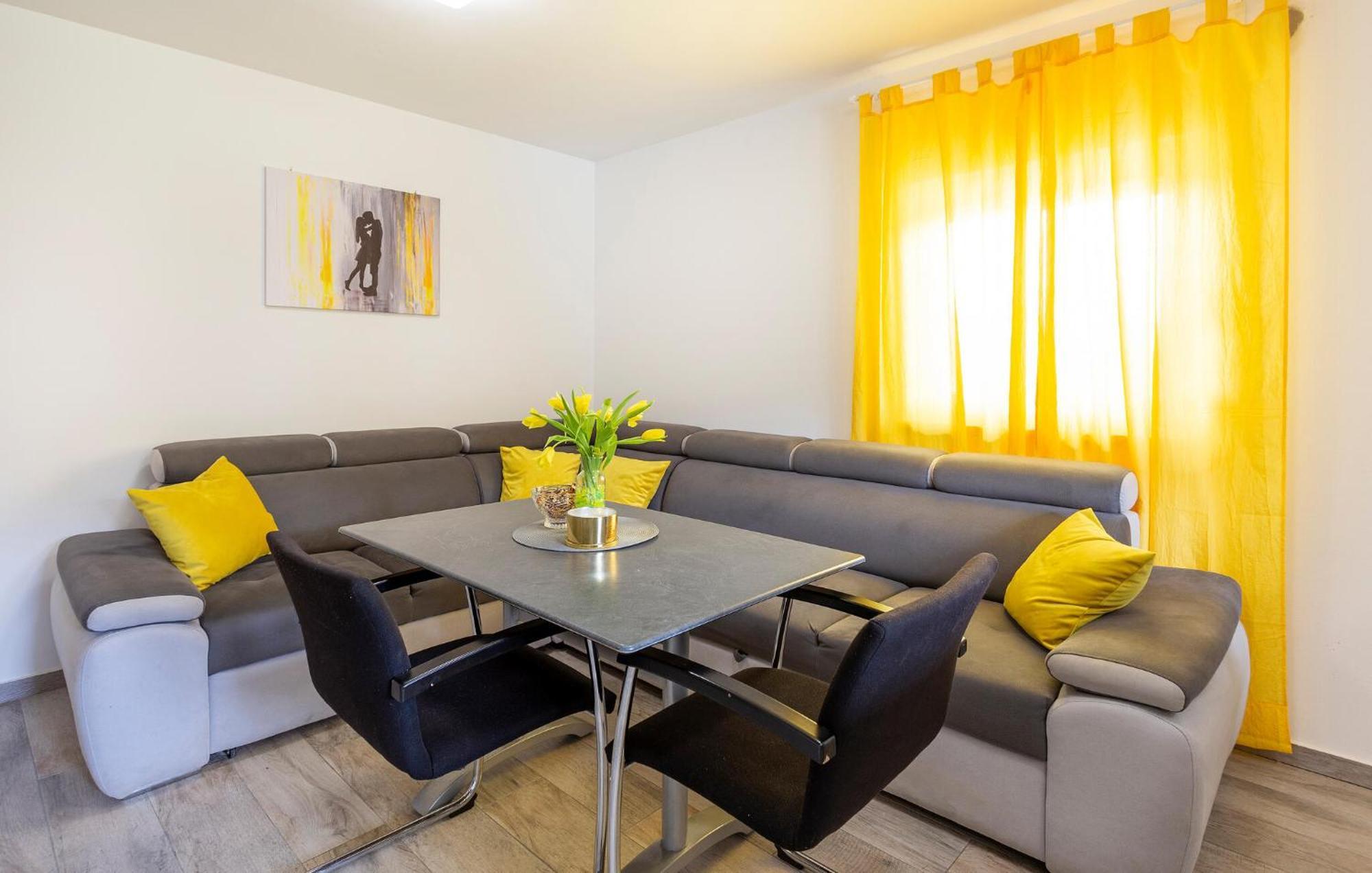 Pet Friendly In With Wifi Vikendica Pula