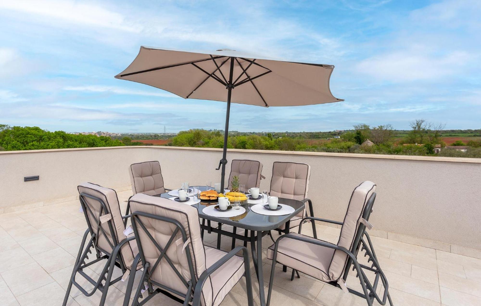 Pet Friendly In With Wifi Pula