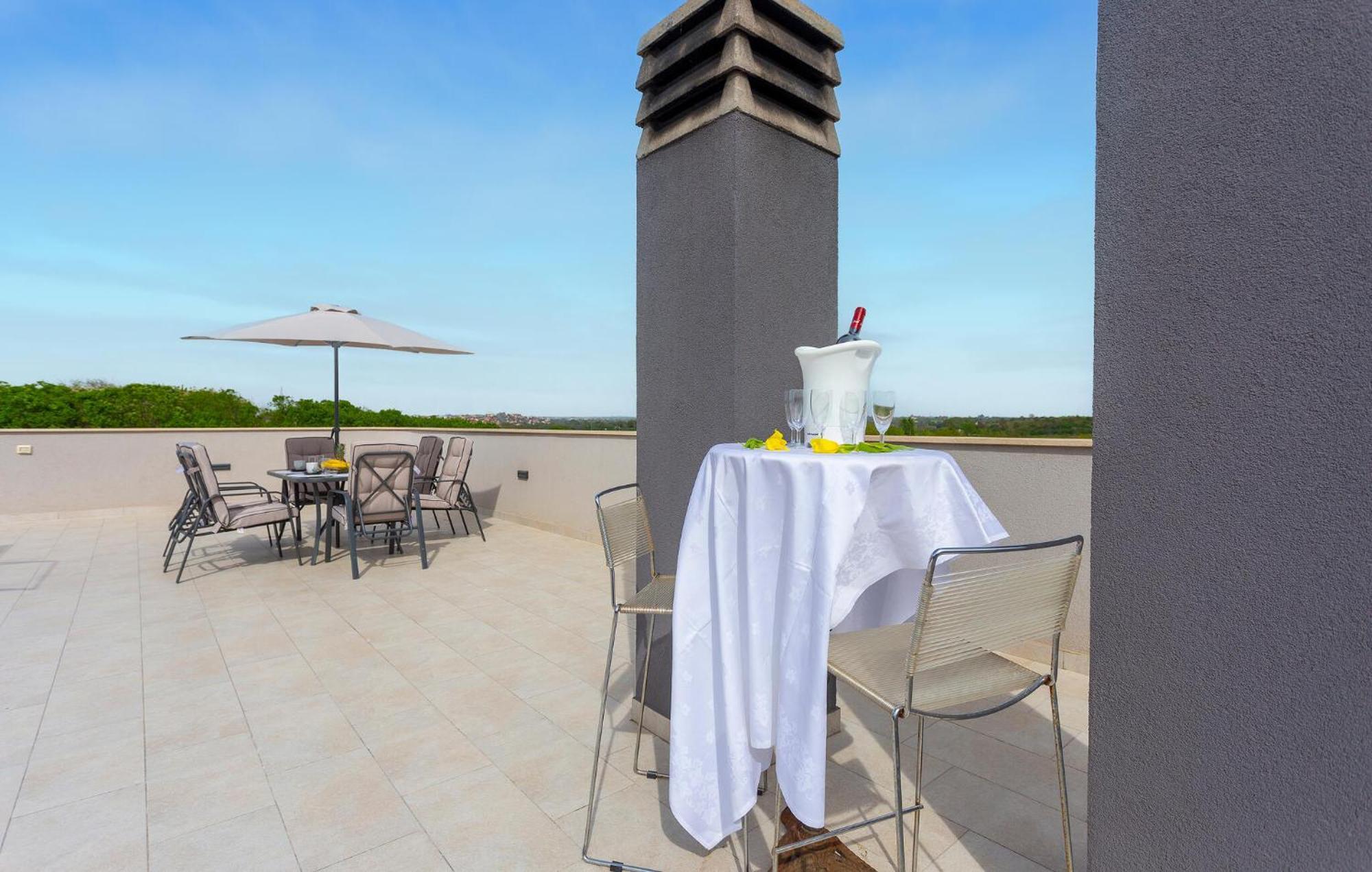 Pet Friendly In With Wifi Pula